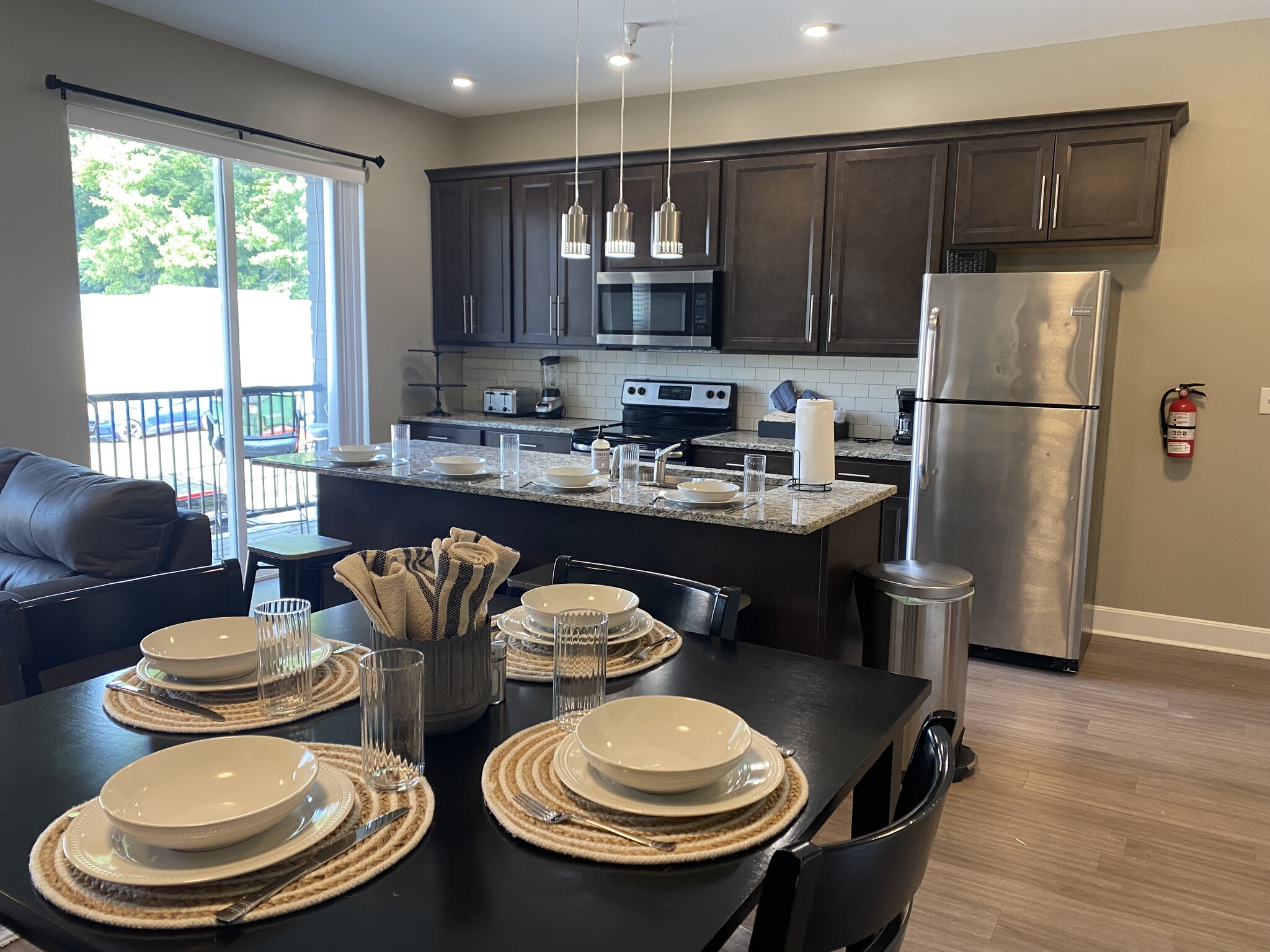 Building Photo - 12 E Carpenter St