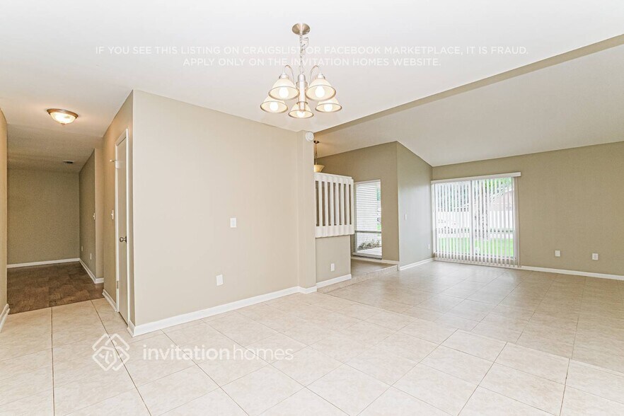 Building Photo - 553 Oak Creek Dr