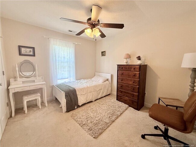 Building Photo - 234 Pender Rd