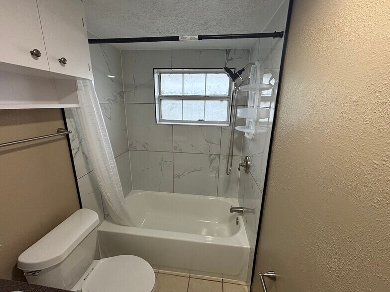 Building Photo - 1207 W Pierce St