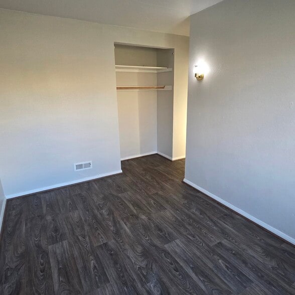 Building Photo - 1409 NW Carden Ave