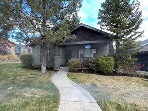 Building Photo - Spacious home with a large bonus room! We...