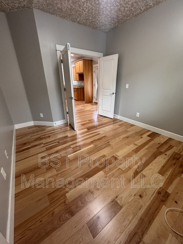 Building Photo - 1604 Webb Lake Dr