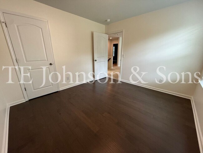 Building Photo - 2925 Grassy Knoll Cir
