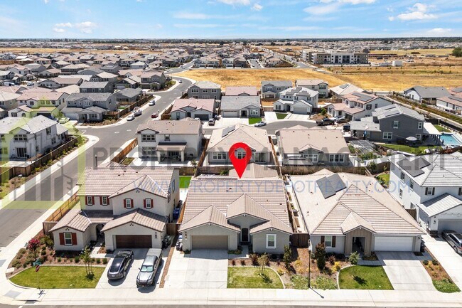 Building Photo - Stunning New 4 Bed / 3 Bath Home | Built i...