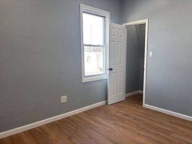 Building Photo - 112 S 15th St