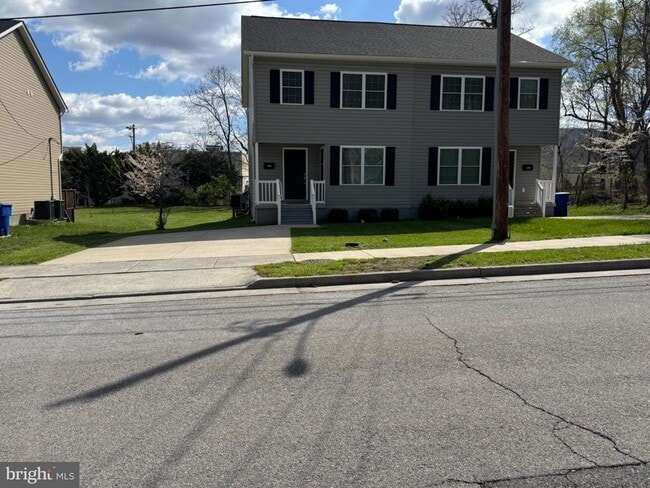 Building Photo - 436 Hill St