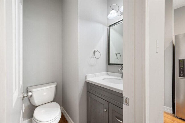 Building Photo - 209 McVoy Dr