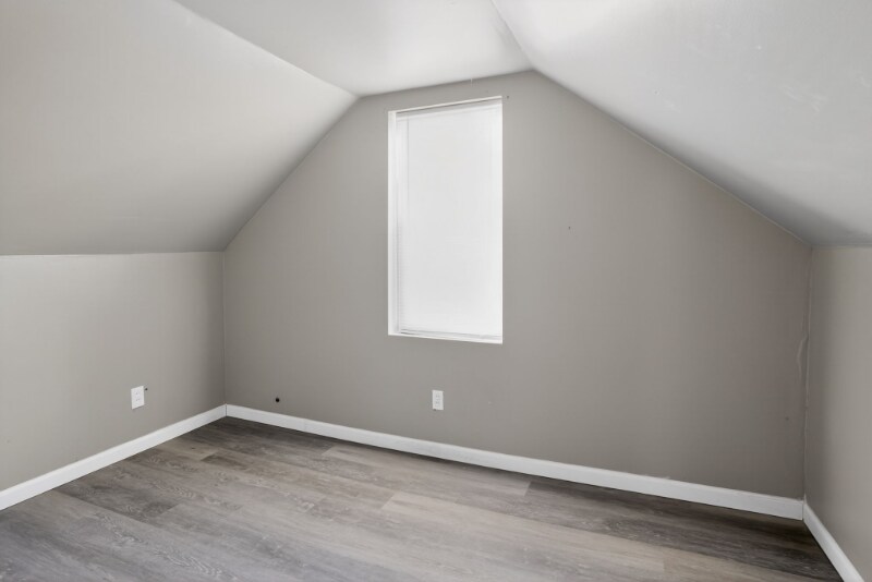 Building Photo - 5000 Plover Ave