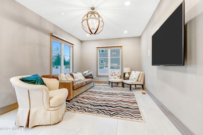 Building Photo - 450 Wells Ave