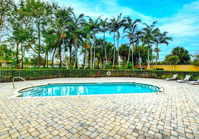 Building Photo - 4305 Coventry Pointe Way