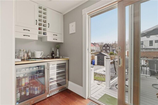 Building Photo - 23 Clinton St