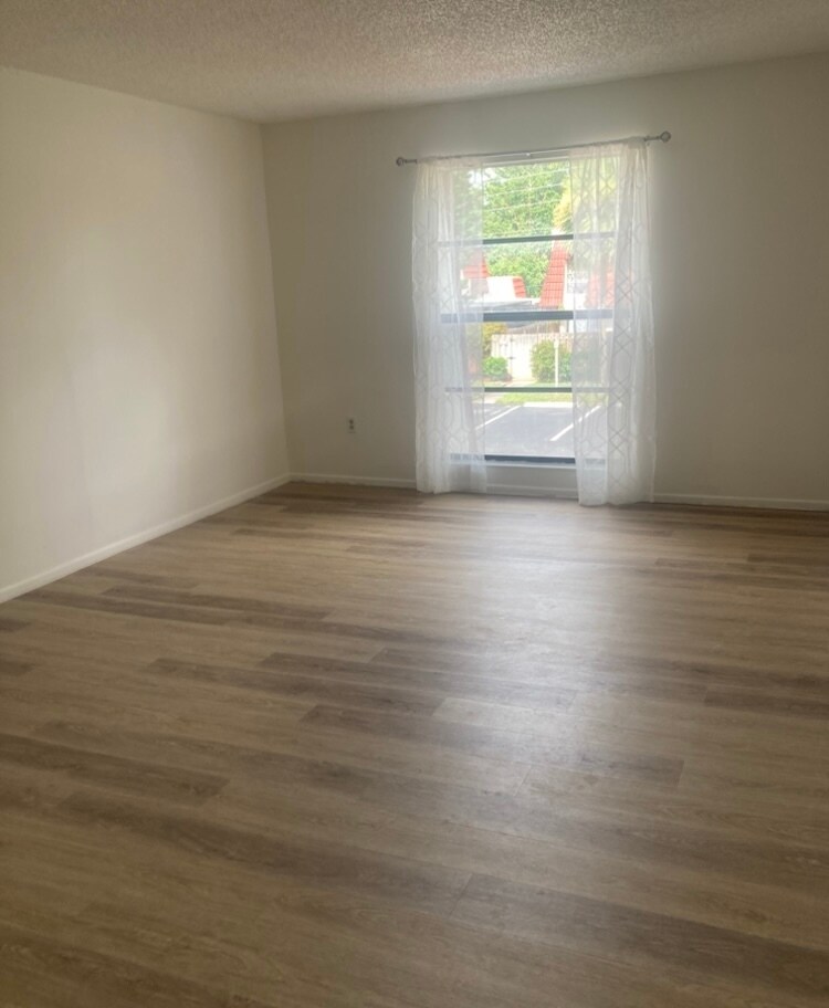 Building Photo - 11866 Quail Run Dr