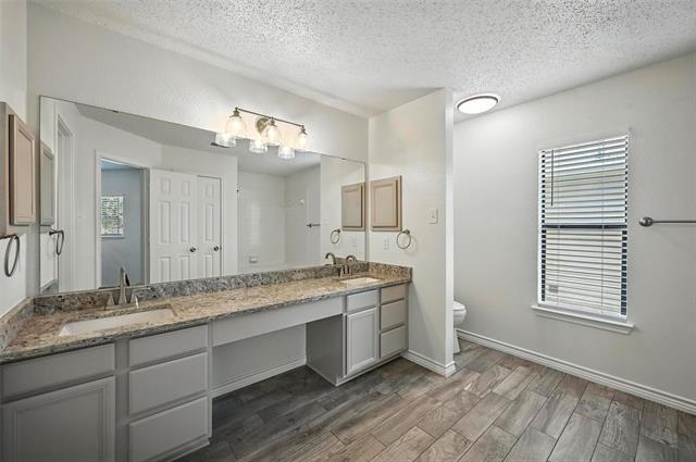 Building Photo - 5236 Blue Cir