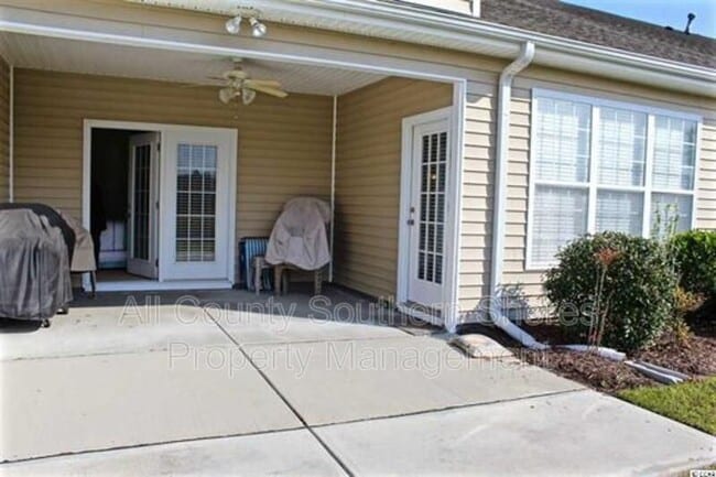 Building Photo - 264 Viareggio Road