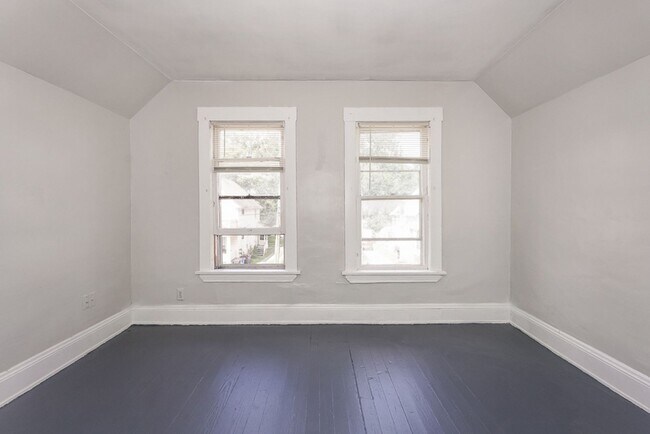 Building Photo - 3555 W 67th St