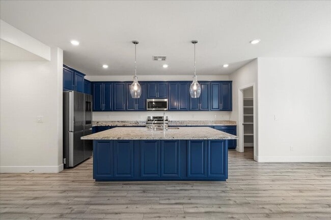 Building Photo - Entertainer's Dream 4Bd Home with Designer Finishes & Outdoor Kitchen