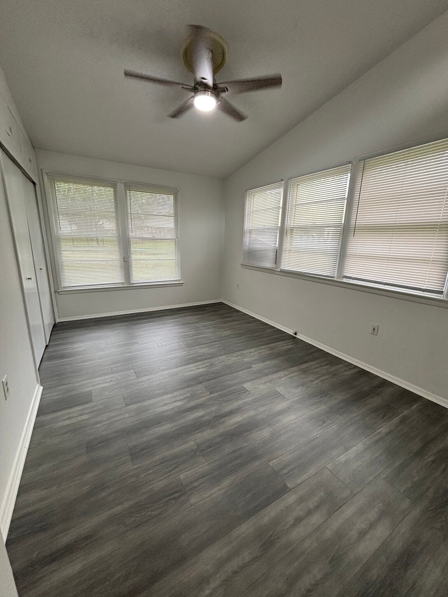 Building Photo - 1322 Knollwood Dr