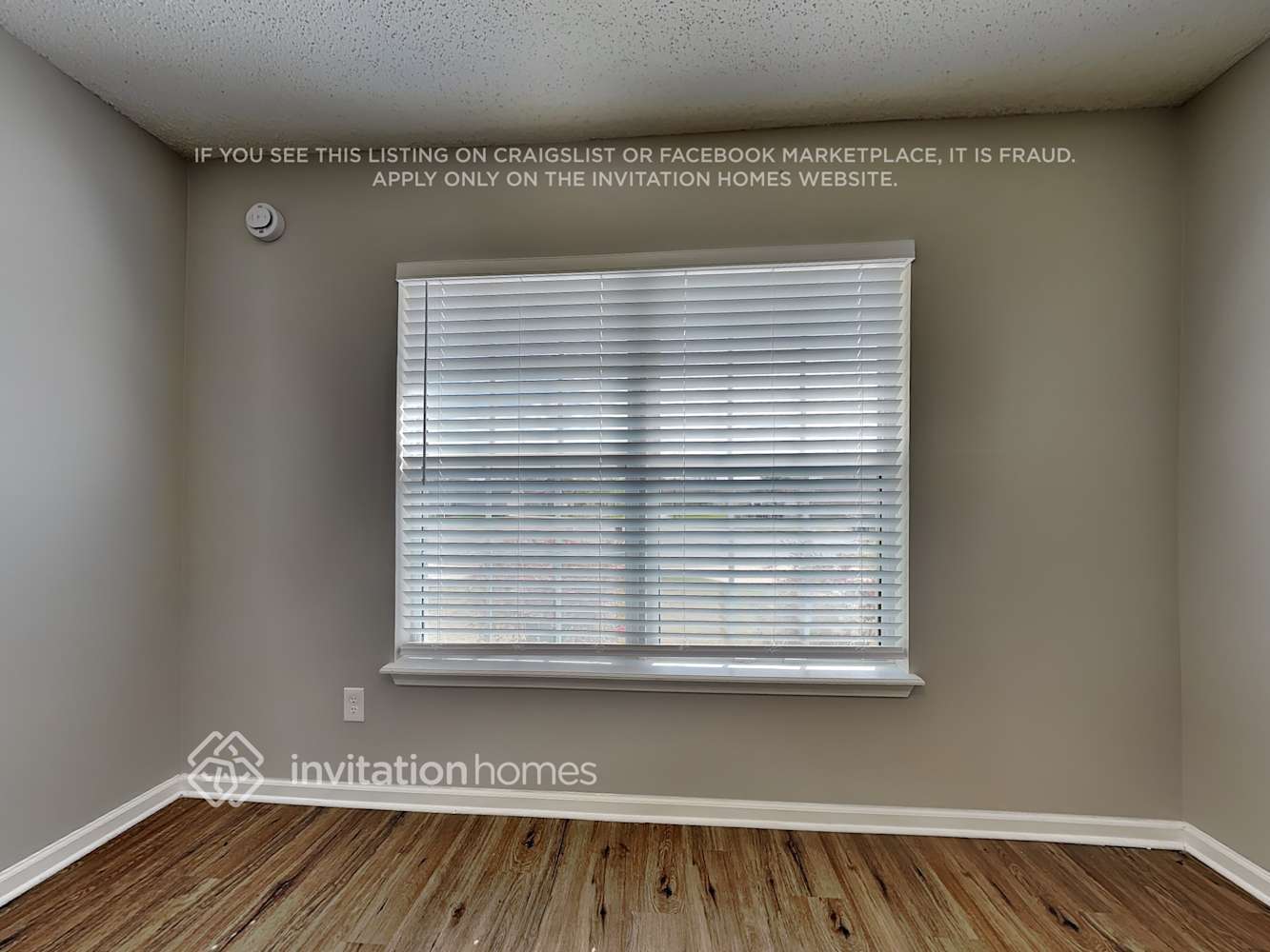 Building Photo - 1800 Northglen Cir