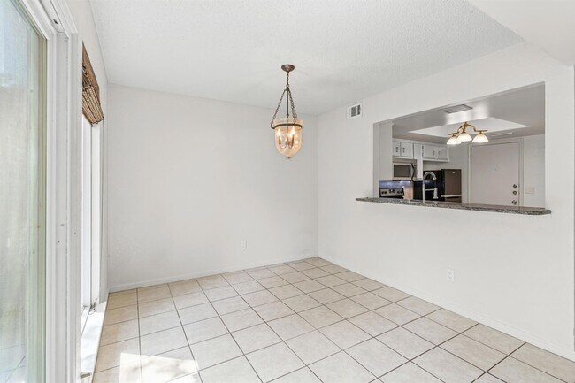 Building Photo - 8113 Baywood Dr