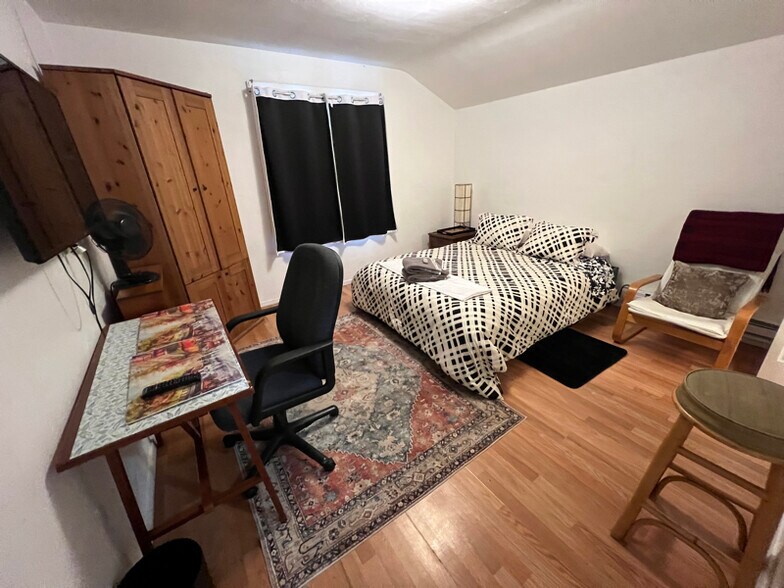 Building Photo - 688 Nebraska St