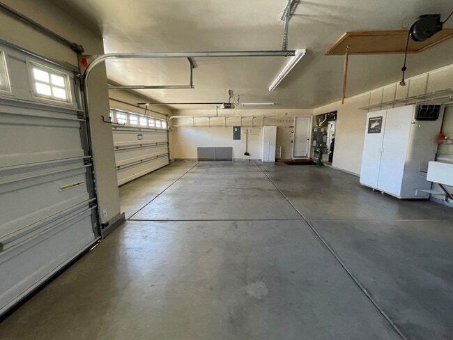 Building Photo - Beautiful 2 bed 2 bath home in the Woodbri...