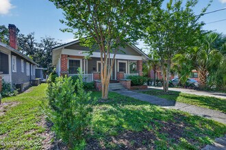 Building Photo - 1555 Belmonte Ave