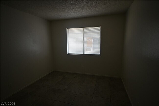 Building Photo - 2334 N Lamb Blvd