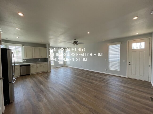 Building Photo - 141 Douglas Dr