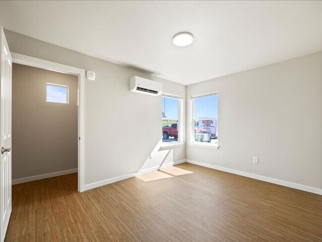 Building Photo - 6005C Chapel Hill Blvd