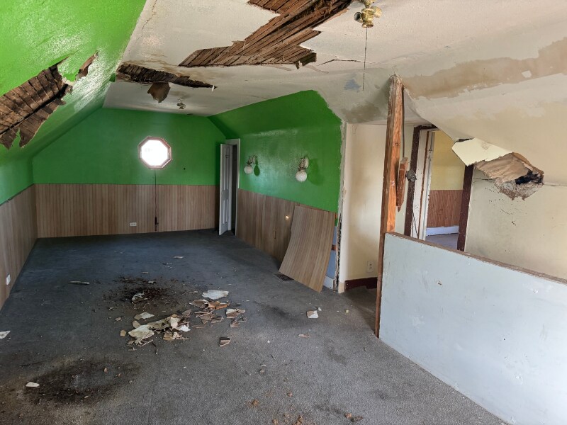 Building Photo - 502 S Broadway St