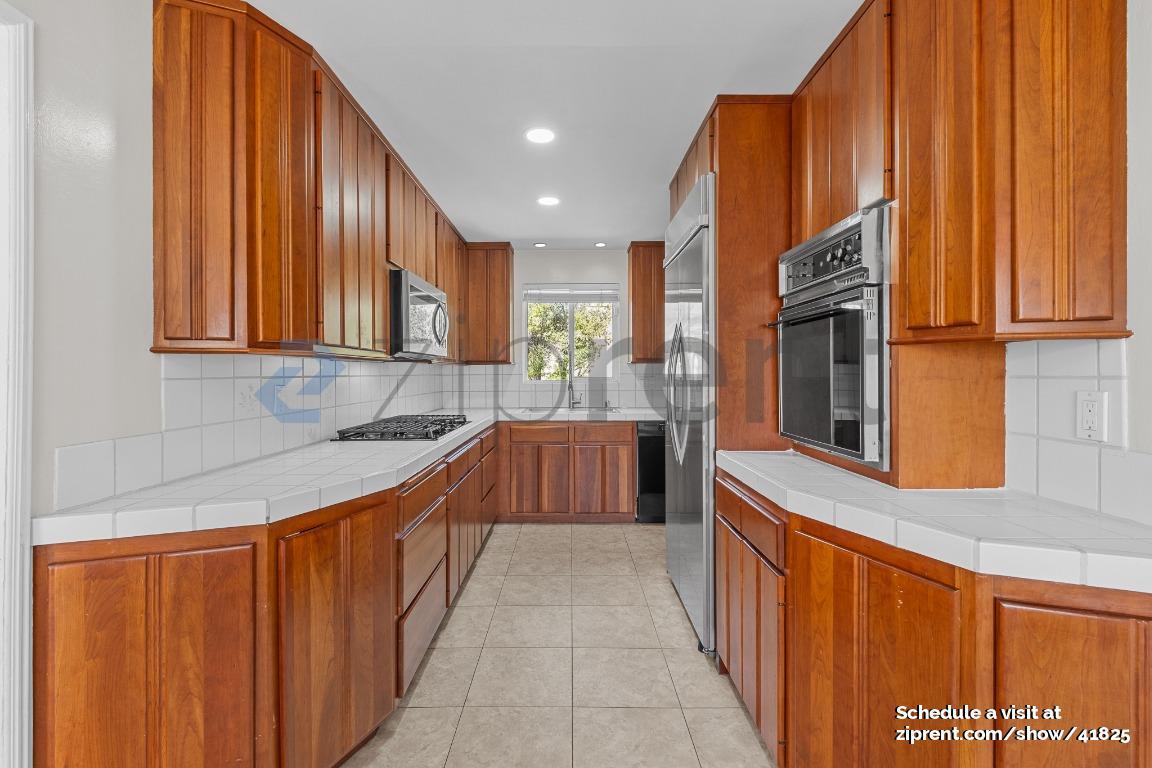 Building Photo - 24139 Zorro Ct