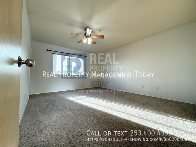 Building Photo - 2702 Meyer St