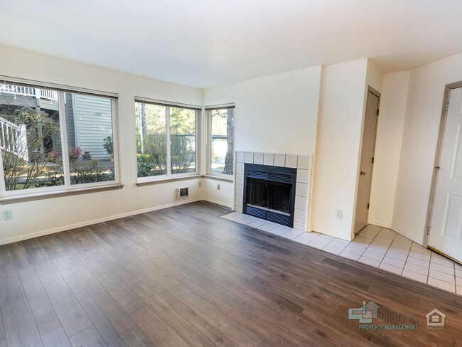 Building Photo - Charming 2 bedroom, 2 bathroom condo locat...