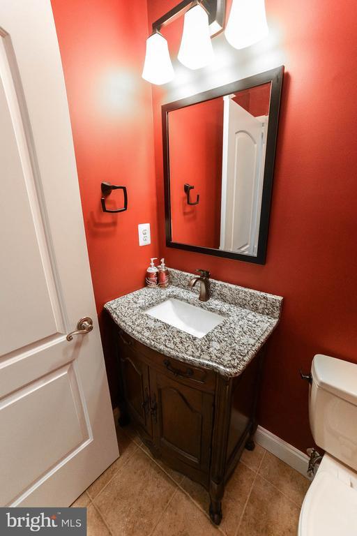 Building Photo - 24900 Fox Run Ln