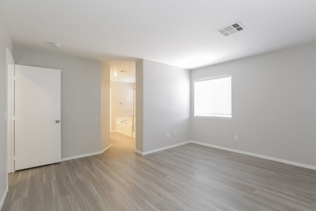 Building Photo - 996 Pleasant Run Ct