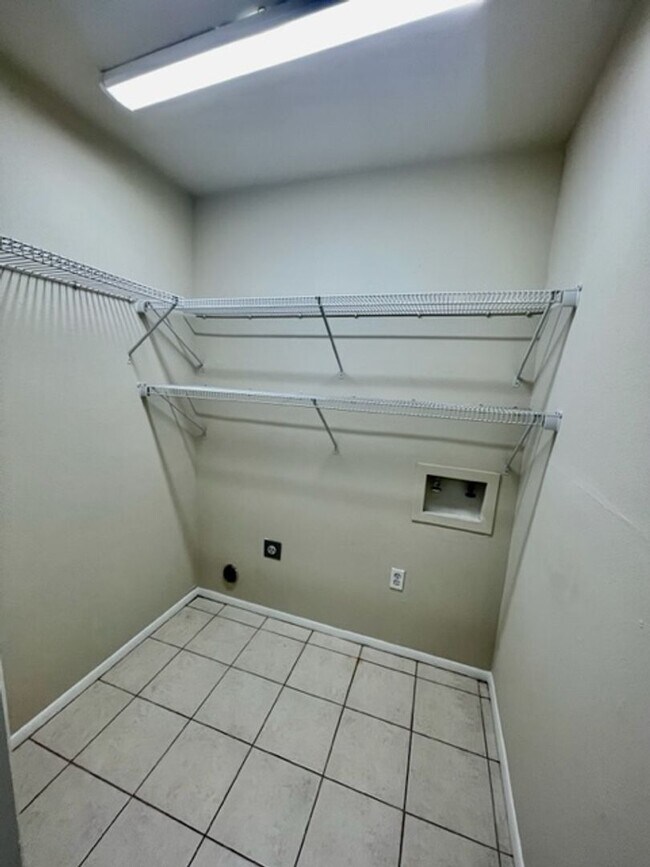 Building Photo - 1500 Lake Shore Dr