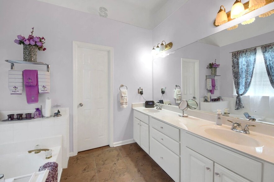 Building Photo - 3492 Heatherwood Ct