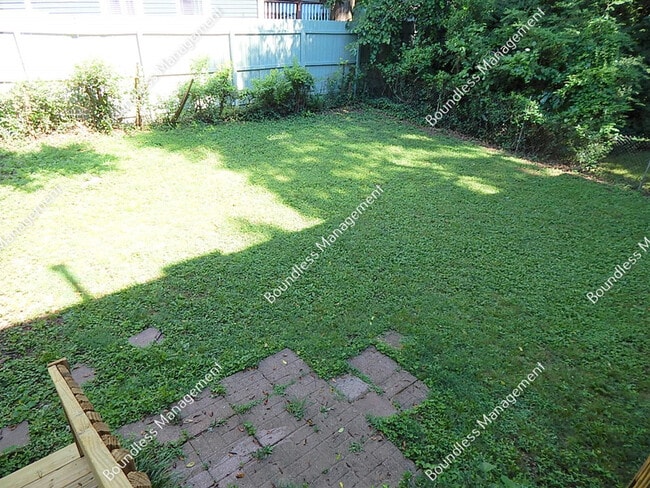 Building Photo - 622 Waldo St SE