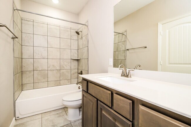 Building Photo - 6265 Thunderwing Dr