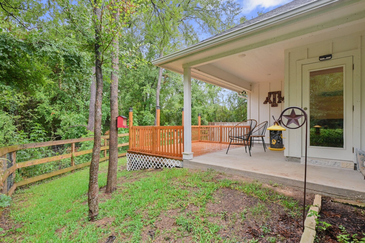 Building Photo - 3824 Springfield Dr