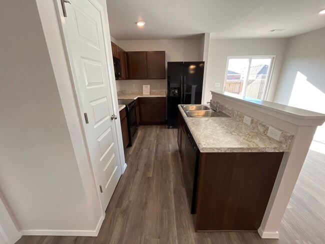 Building Photo - Pre-Leasing Now: Inviting 3-Bed, 2-Bath Home in Barberry Court