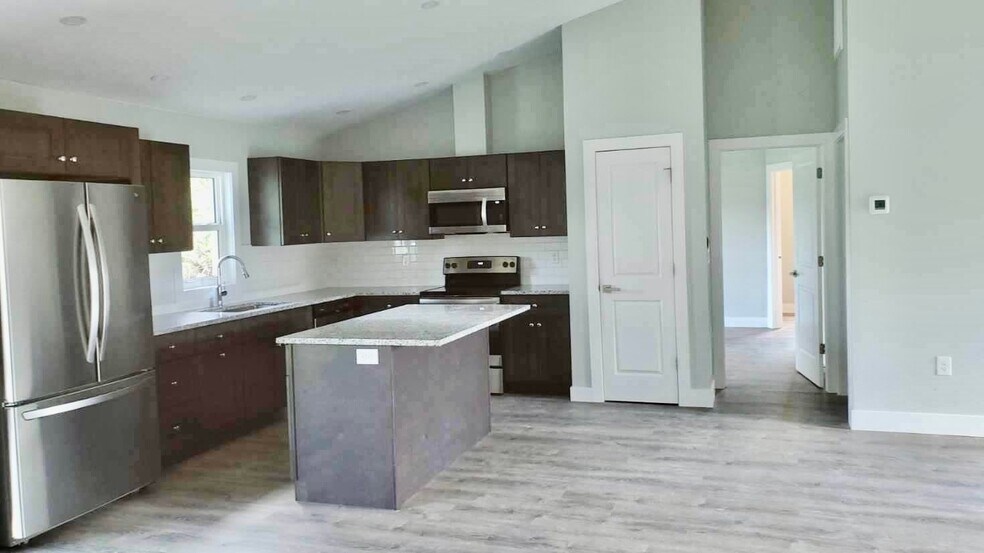 Building Photo - 2940 Sarletto St