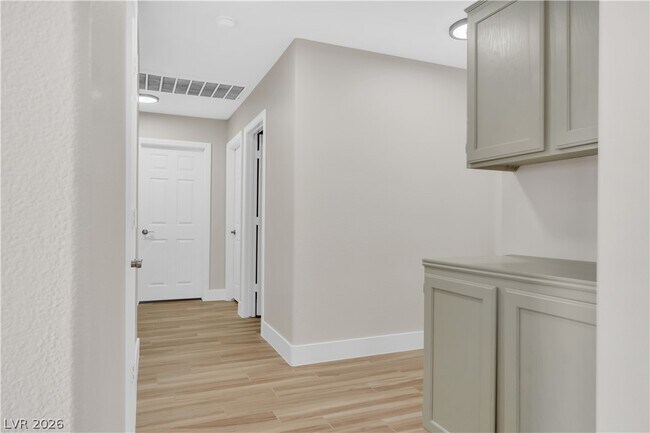 Building Photo - 1426 Bugle Boy Dr