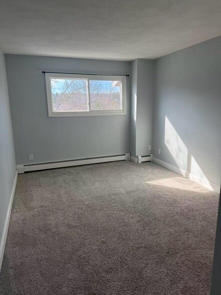 Building Photo - 210 Brook Village Rd