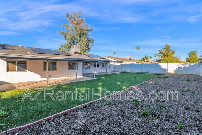 Building Photo - 621 W Plata Ave