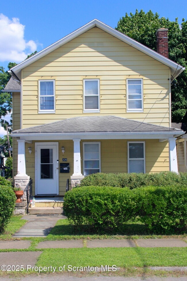 Building Photo - 220 S Sumner Ave