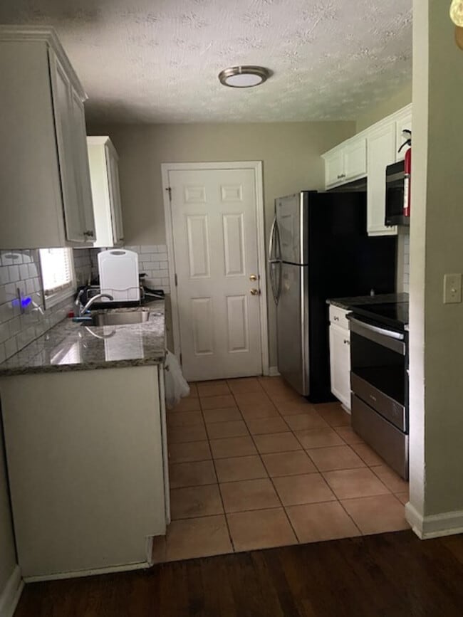 Building Photo - Rooms for rent in Atlanta