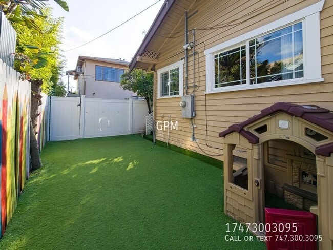 Building Photo - 126 E Garfield Ave