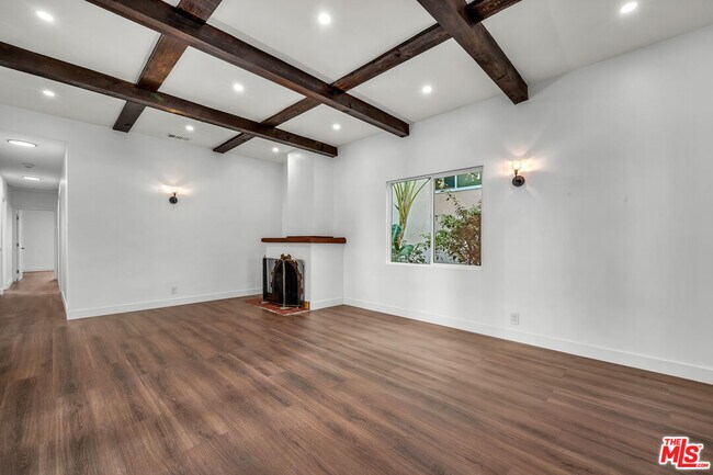 Building Photo - 1450 Reeves St